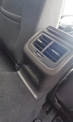 Seat Leon cena 51900 przebieg: 152310, rok produkcji 2019 z Wrocław małe 379